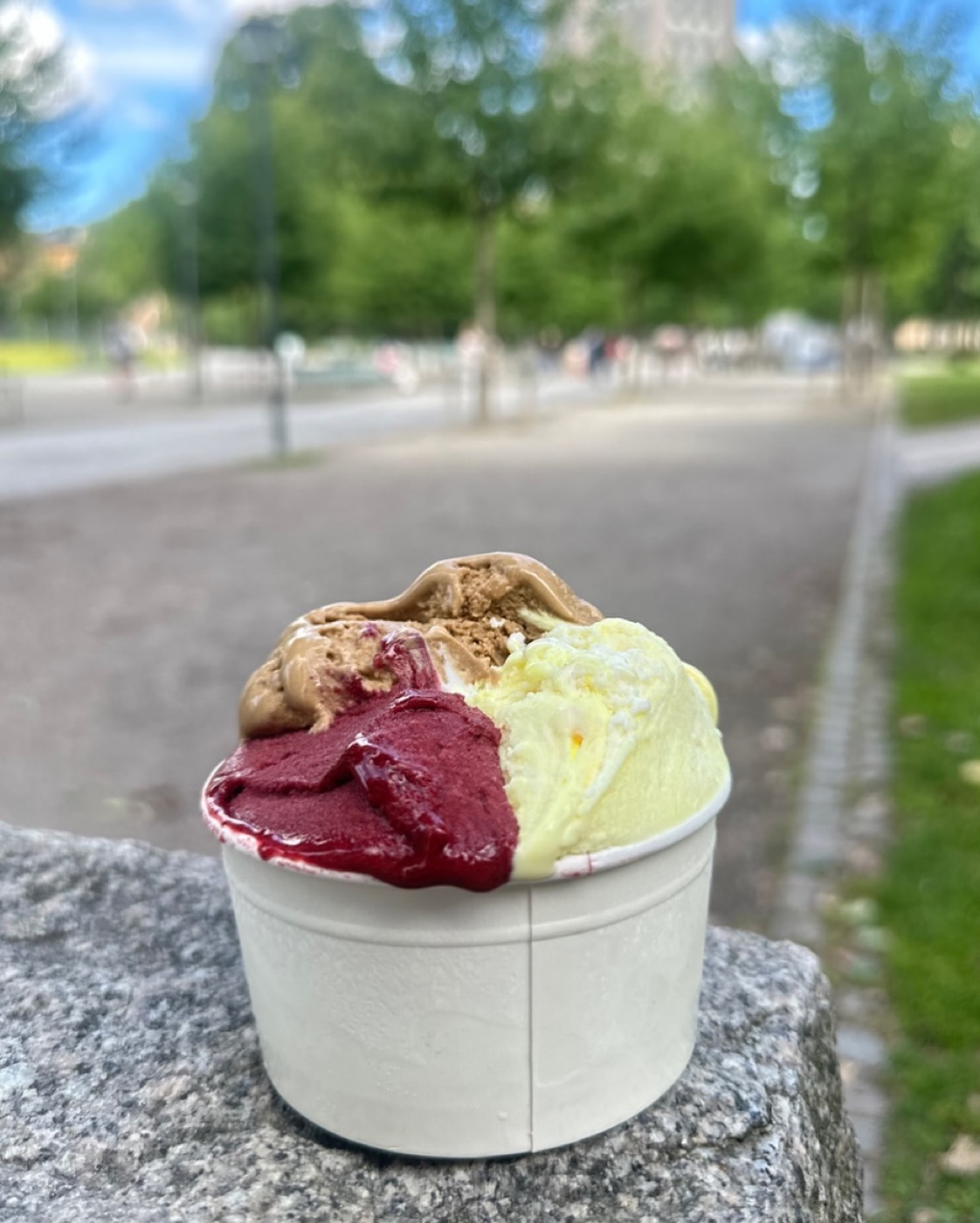 Gelato på granitmur på Södermalm